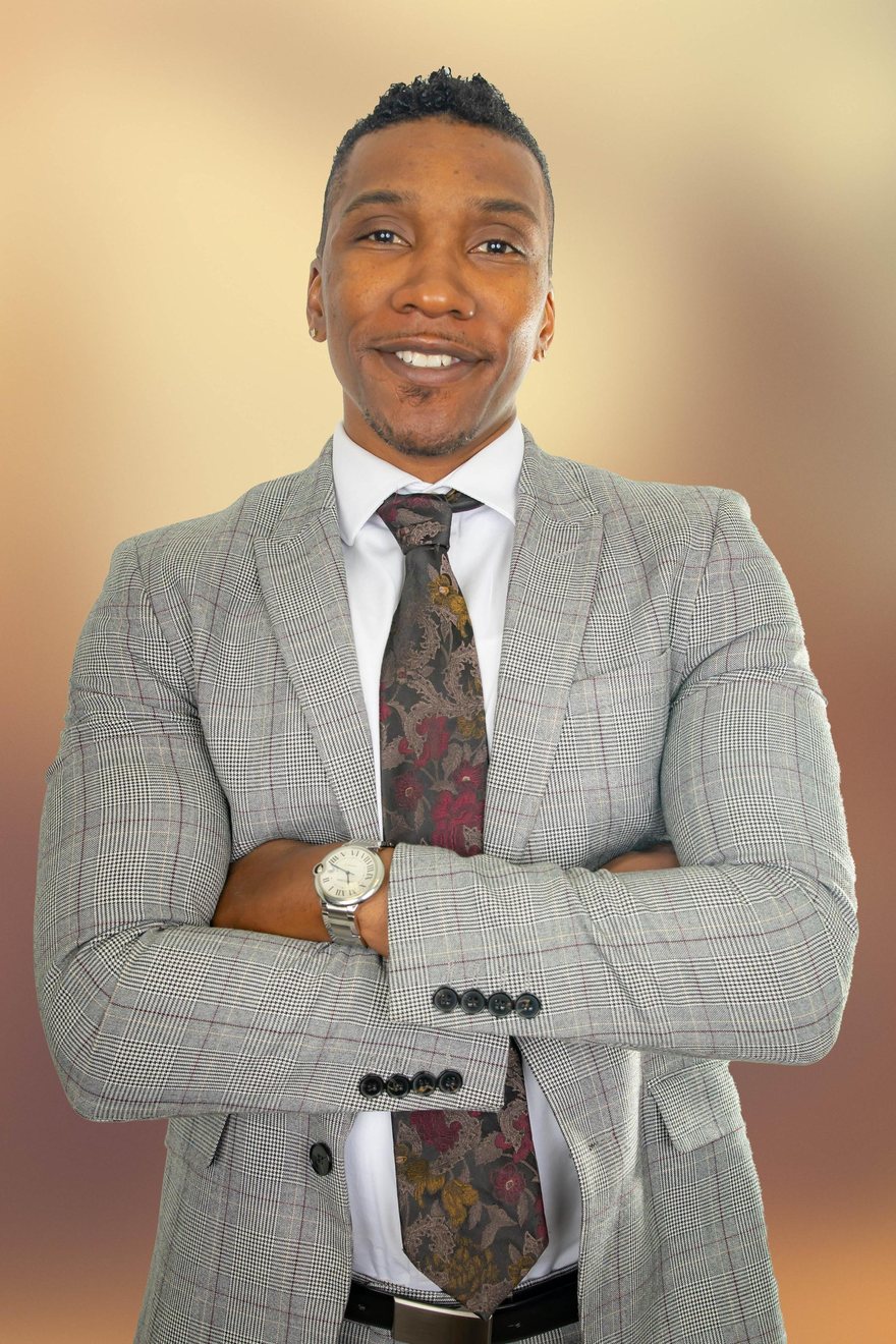 Portrait of Dimitry Roulette, Associate Broker